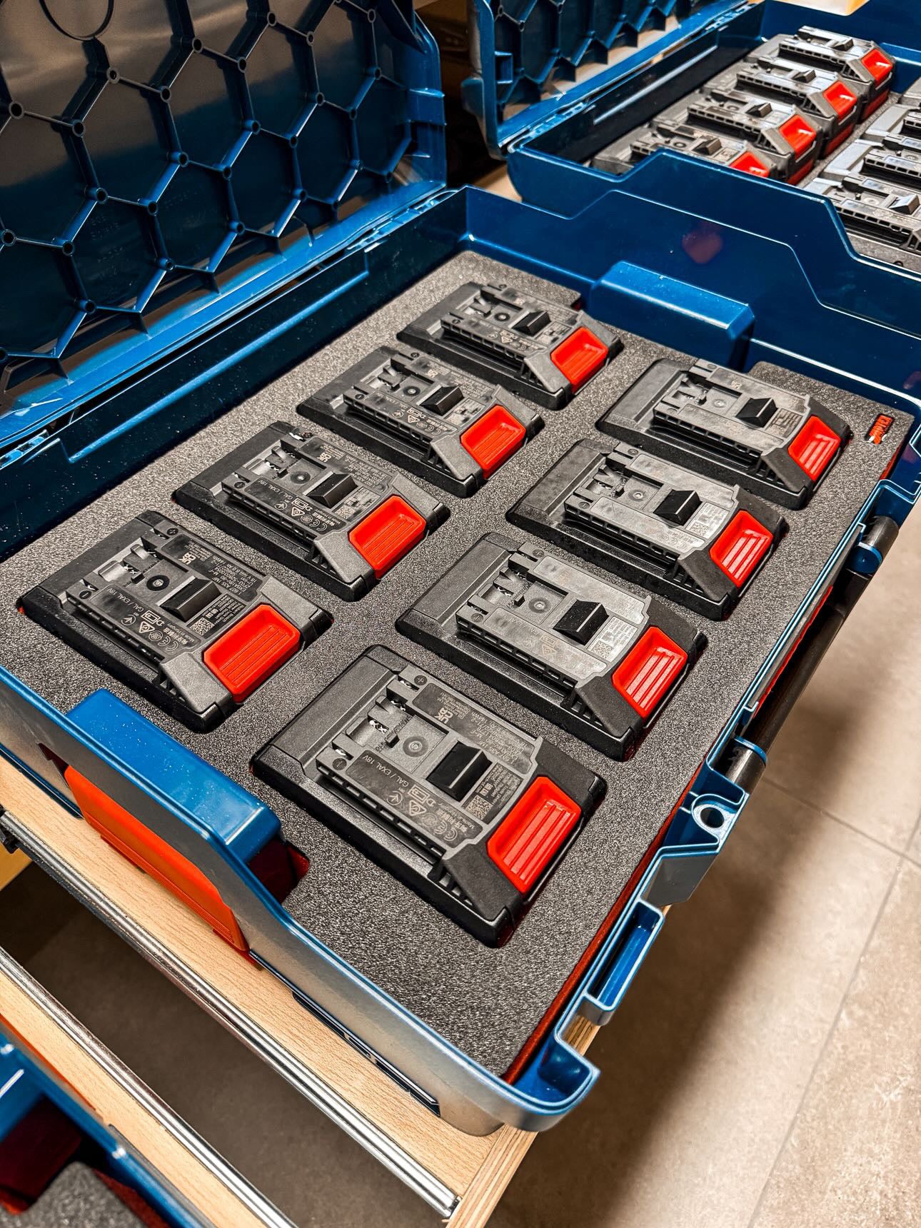 Schaumeinlage für 8x Bosch Expert 18V Akkus für neue Bosch L-Boxx